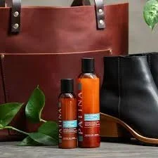 Leather conditioner for bags