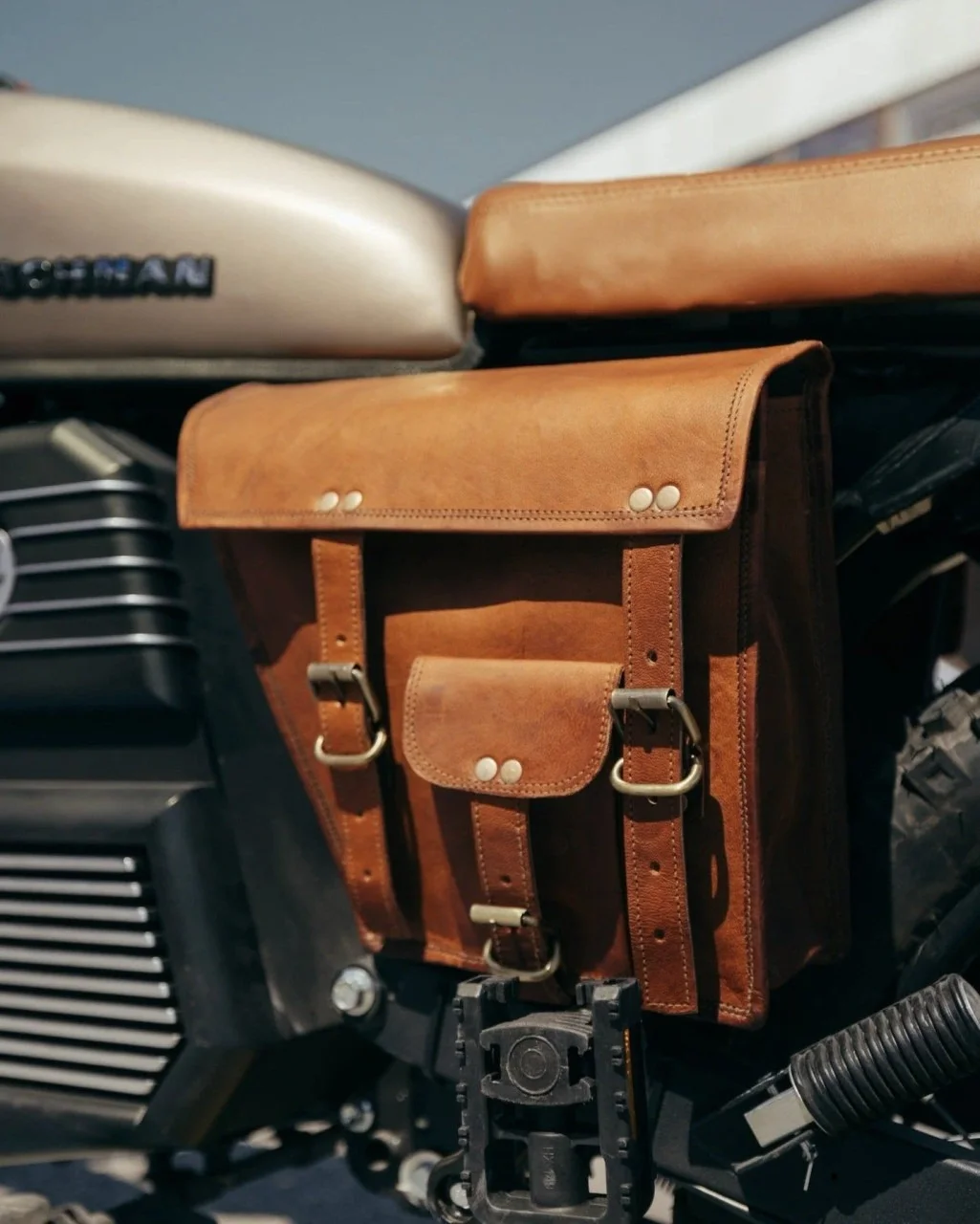 Leather saddle bag