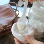 How to remove smell from leather bag with baking soda